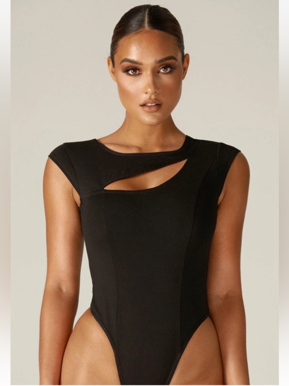 Alieva | Cut-out Alina Bodysuit Asymmetrical Neck Size L Black Stretch